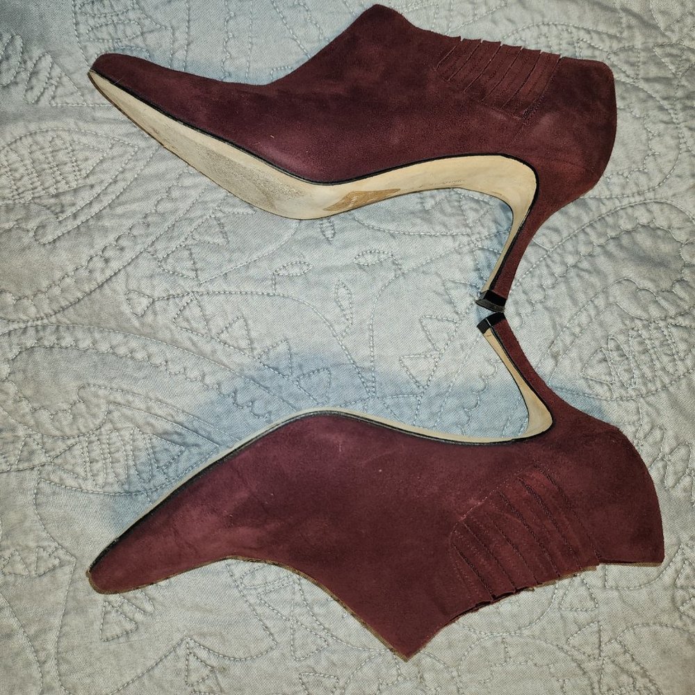 Manolo Blahnik Livrea Burgundy Suede Ankle Booties Size 38 - LIKE NEW CONDITION - Picture 4 of 7